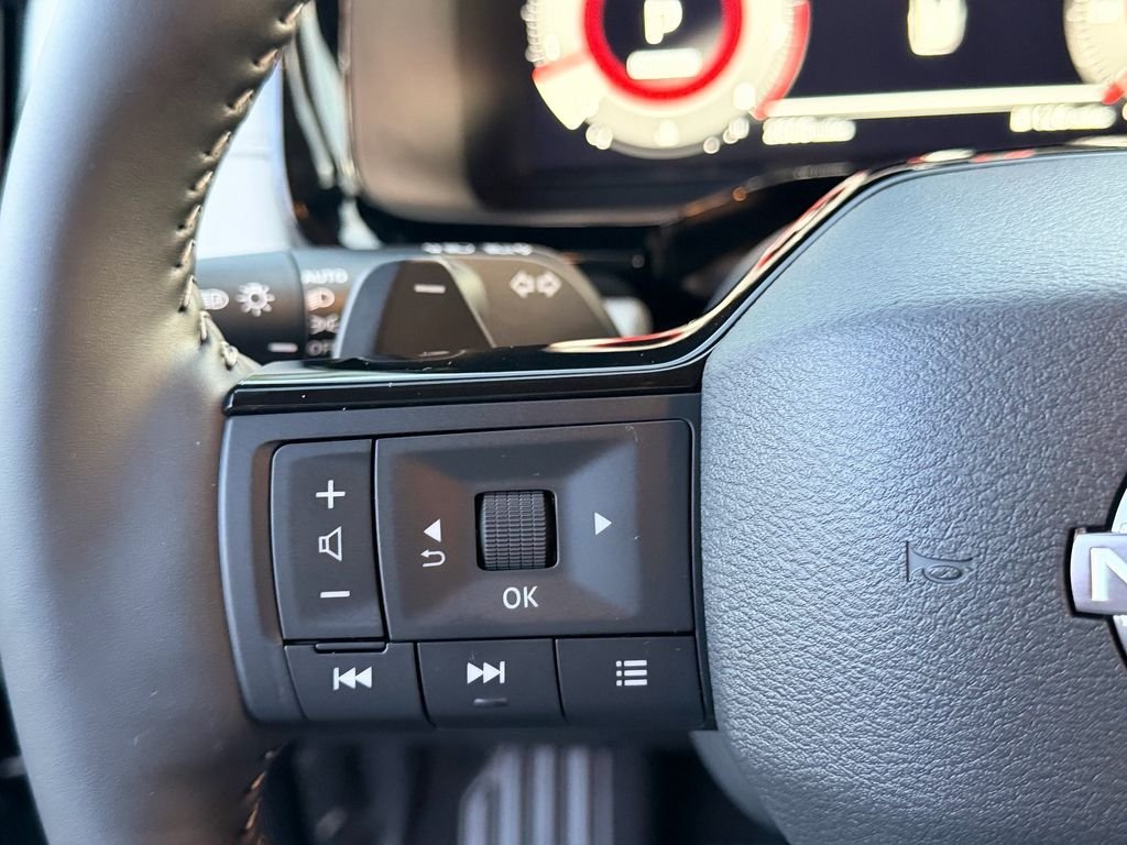 Used 2026 Black Nissan SL image 21