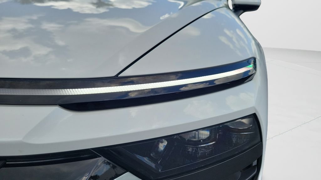 Certified Used 2025 White Hyundai SE image 24