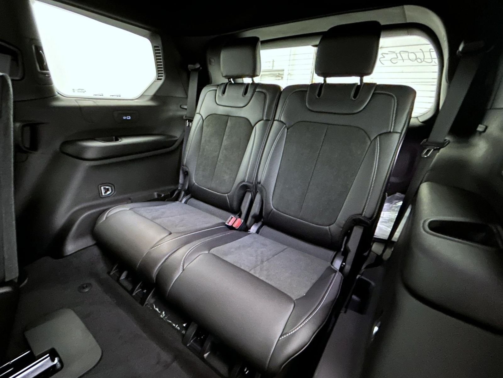 New 2026 Baltic Gray Metallic Clear-Coat Exterior Paint Jeep Altitude image 20