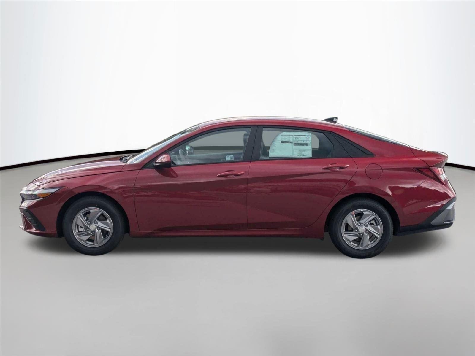 Used 2024 Ultimate Red Hyundai SE image 8