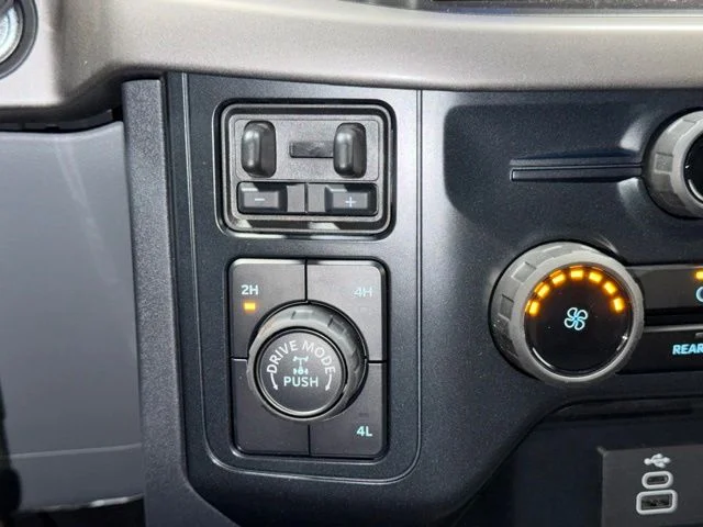 New 2026 Oxford White Ford XLT image 21