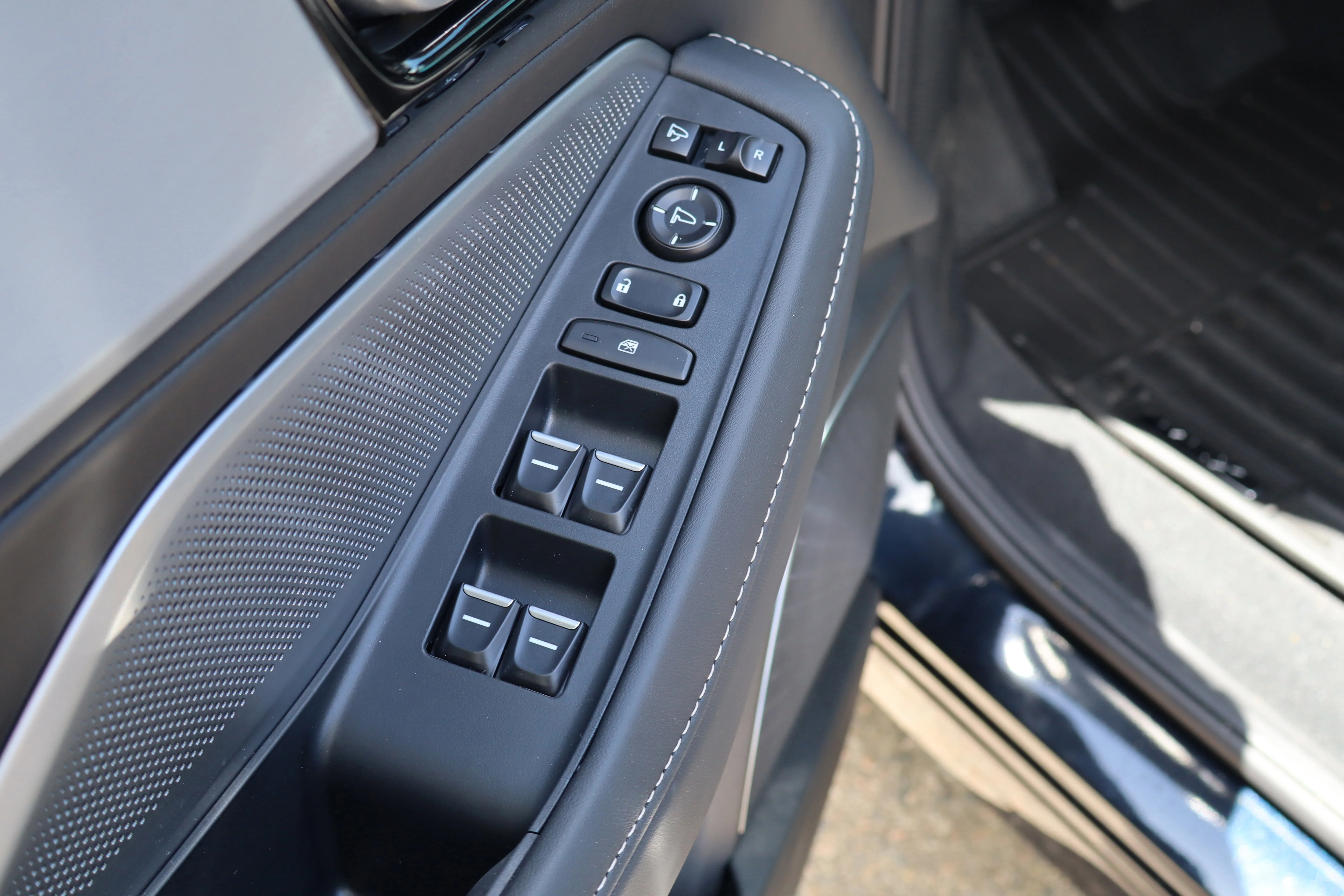 New 2026 Majestic Black Pearl Acura w/Technology Package image 24
