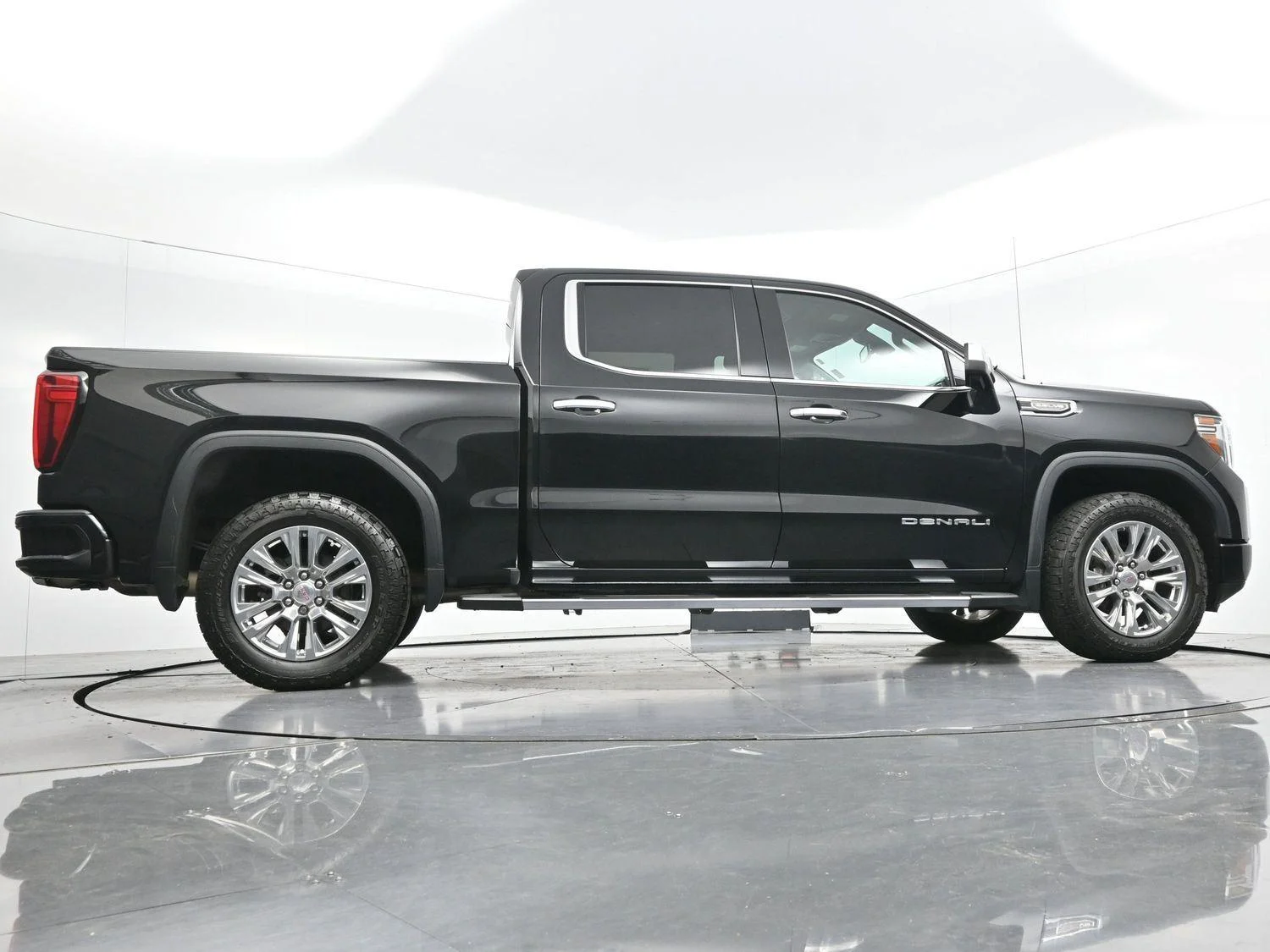 Used 2021 Onyx Black GMC Denali image 55