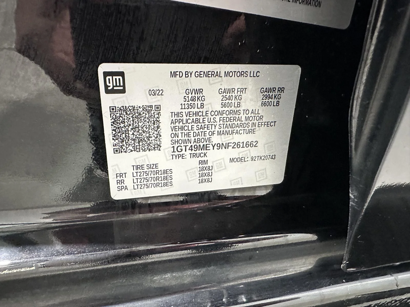 Used 2022 EBONY TWILIGHT METALLIC GMC SLE image 31