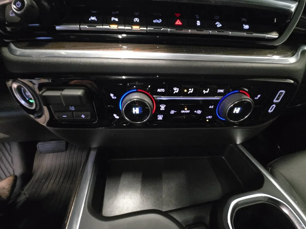 Used 2025 Summit White Chevrolet LT Trail Boss image 23