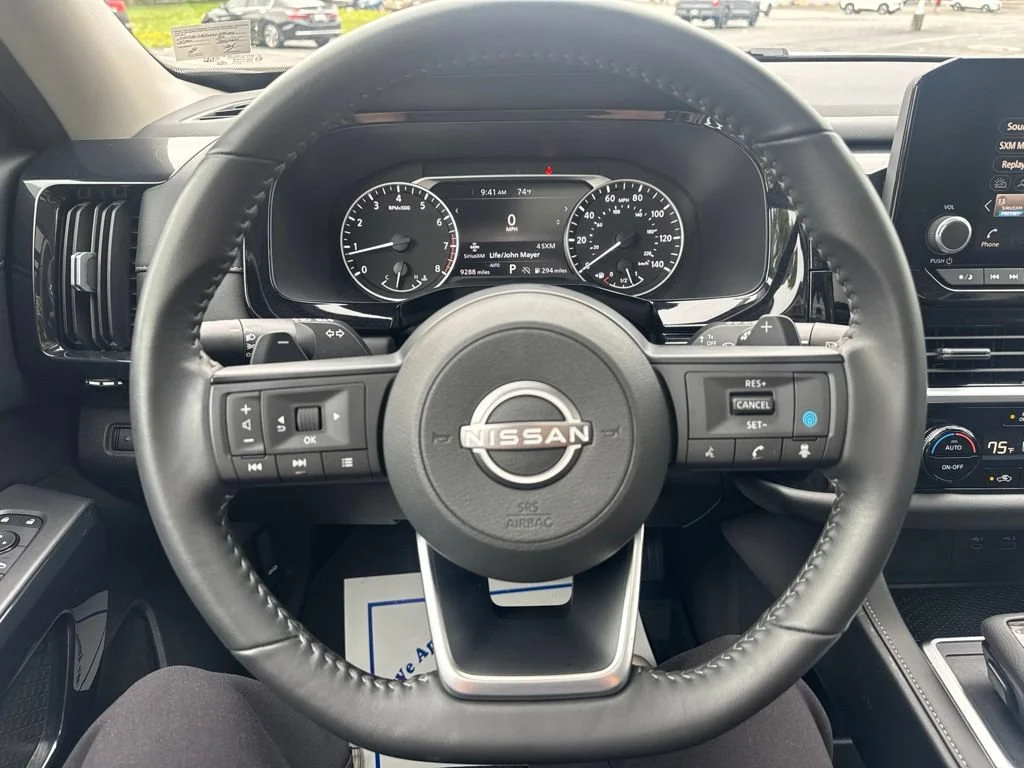 Used 2025 Everest White Nissan SV image 18