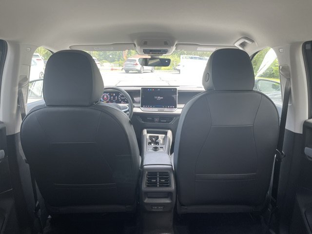 2026 Volkswagen Tiguan SE - Photo 8
