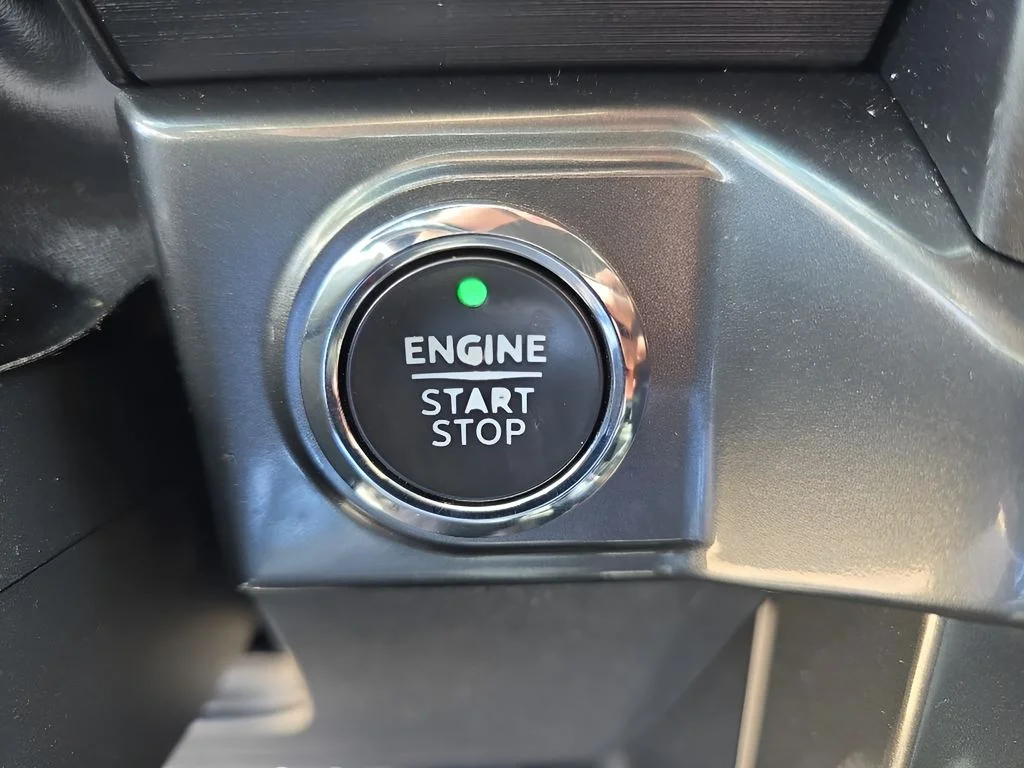 Used 2022 White Ford  image 29
