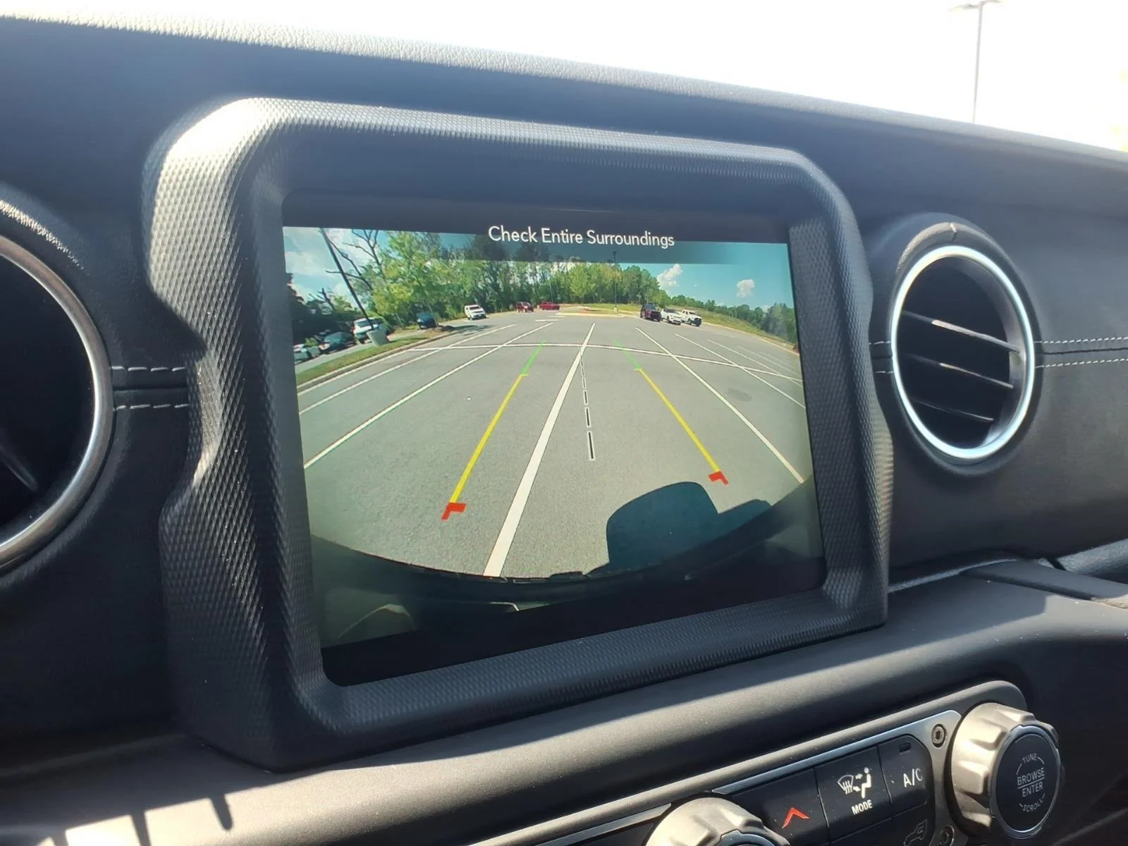 Used 2022 Bright White Clearcoat Jeep Unlimited Sahara image 4