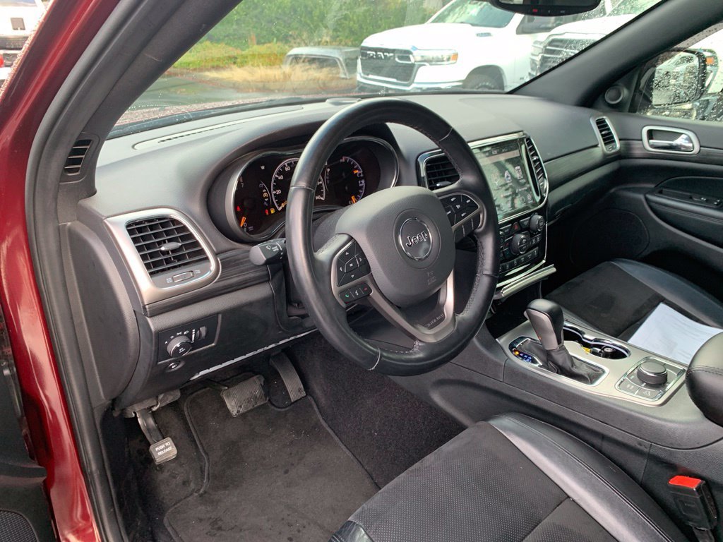 Used 2022 Red Jeep Laredo X image 10