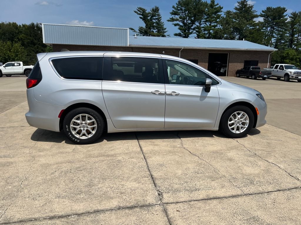 Used 2022 Silver Chrysler LX image 6