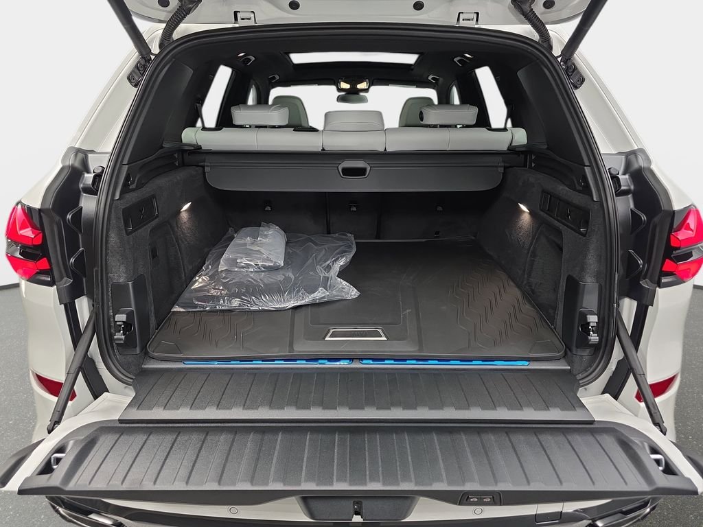 New 2026 Alpine White BMW xDrive50e image 12