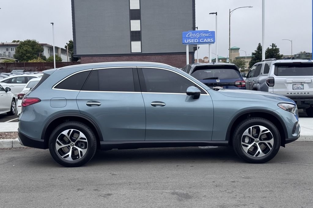Used 2026 Verde Silver Metallic Mercedes-Benz GLC 350e image 3