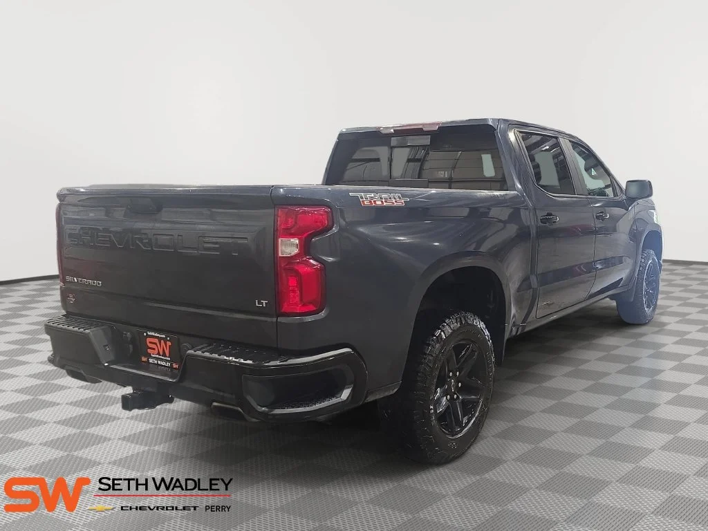 Used 2020 SHADOW GRAY METALLIC Chevrolet LT Trail Boss image 7