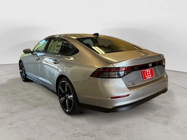 New 2026 Silver Honda SE image 3