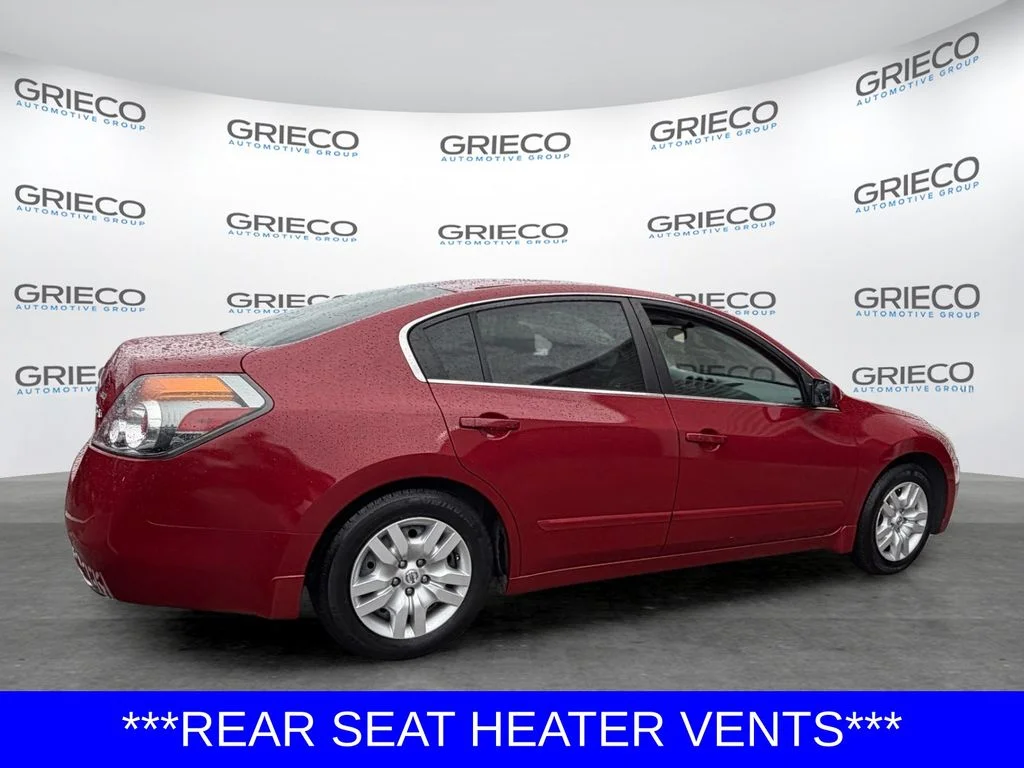 Used 2009 Red Nissan 2.5 S image 7