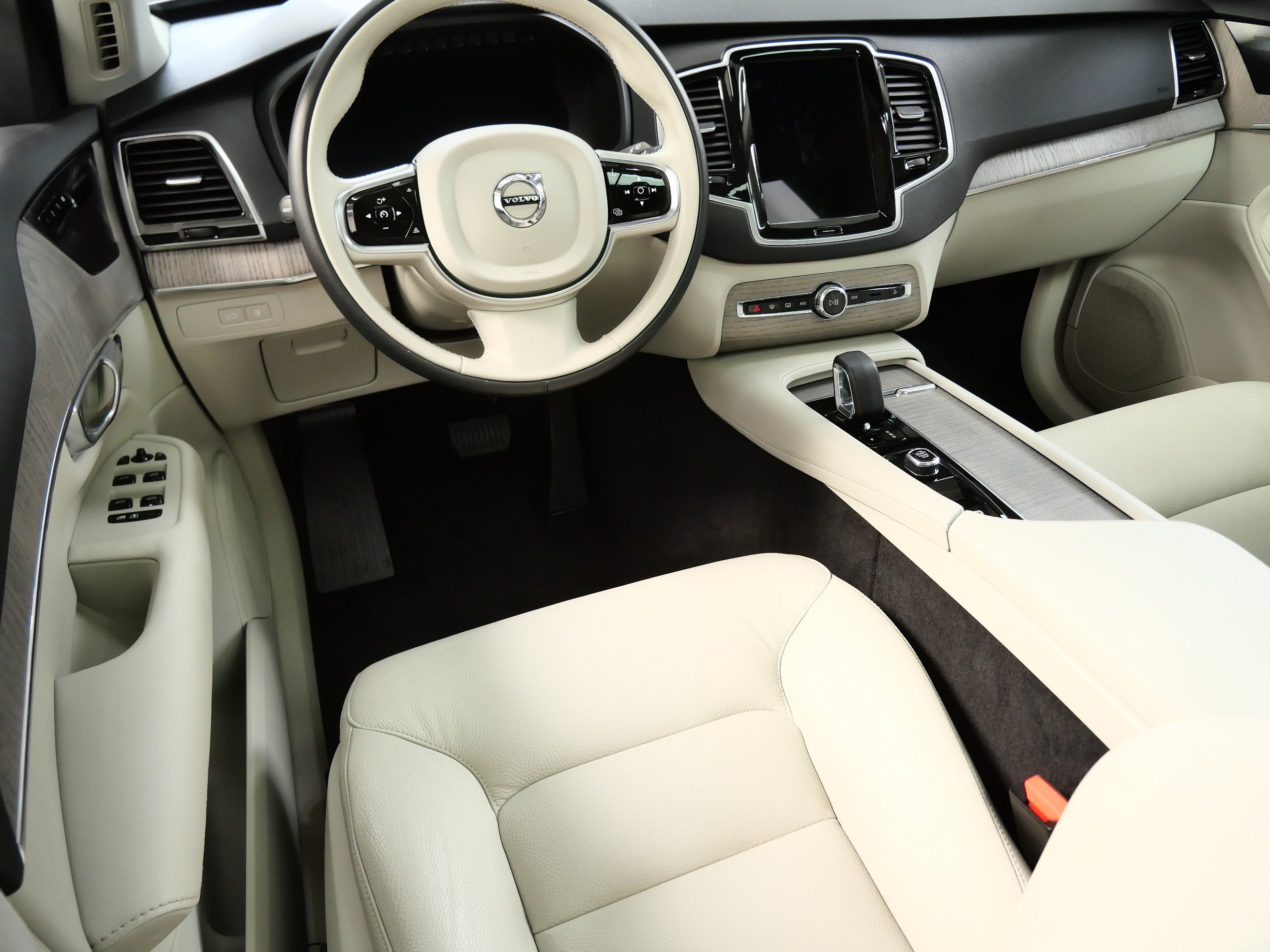 Used 2024 Volvo XC90 Plus with VIN YV4H60CE6R1213371 for sale in Minnetonka, Minnesota