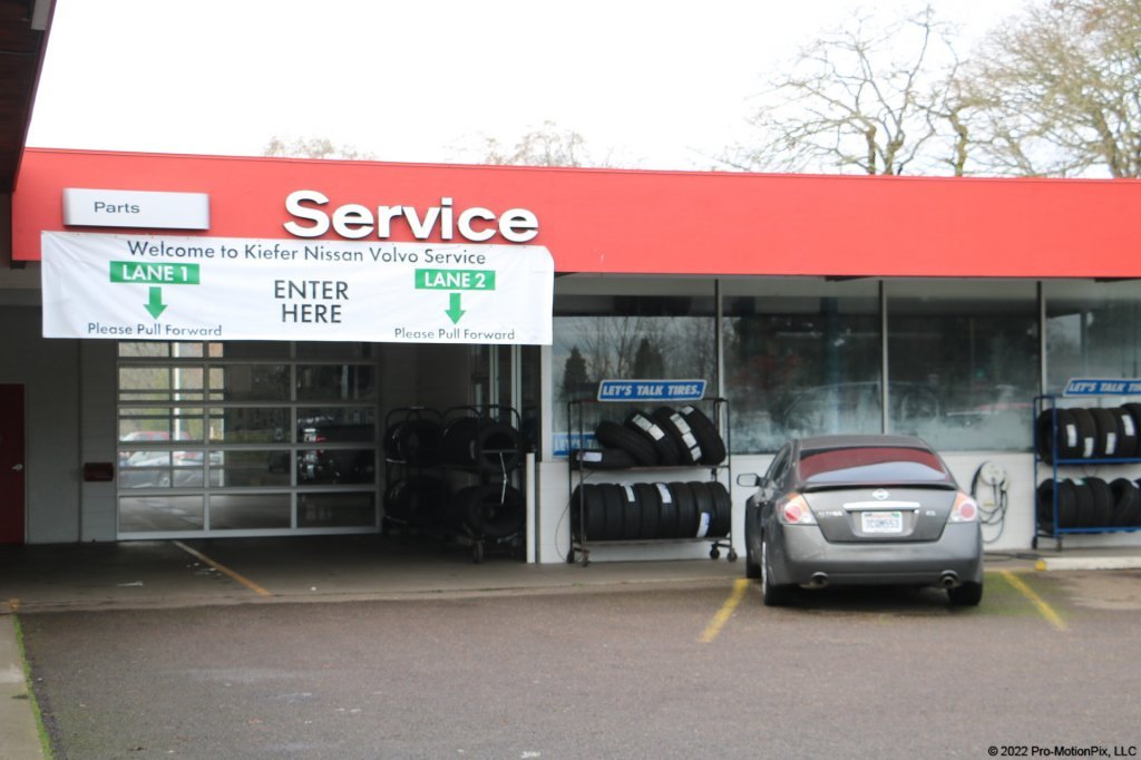 Used 2026 Super Black Nissan SL image 8