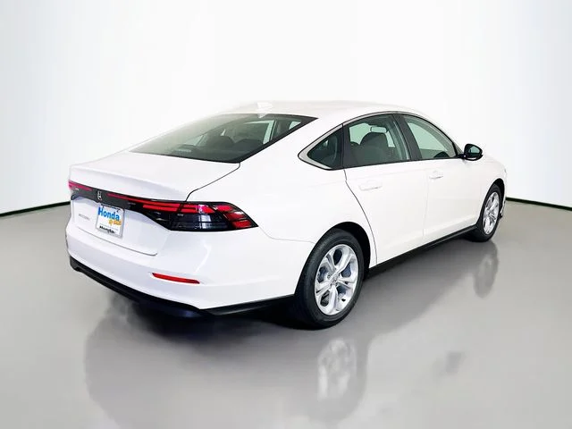 New 2026 Platinum White Pearl Honda LX image 8