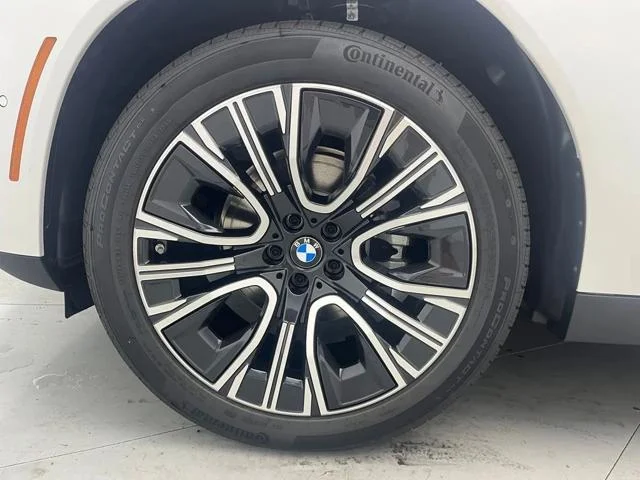 New 2026 Alpine White BMW 30 xDrive image 19