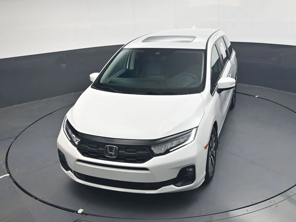 Certified Used 2025 White Honda EX-L image 34