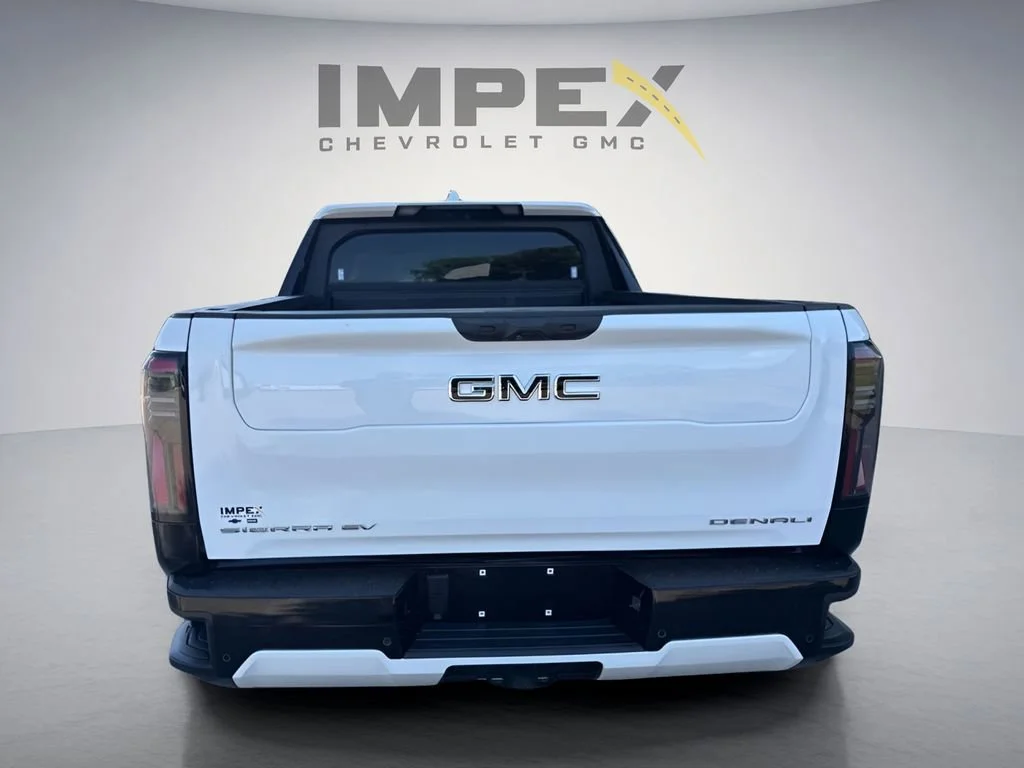 Used 2025 Summit White GMC Extended Range Denali image 4