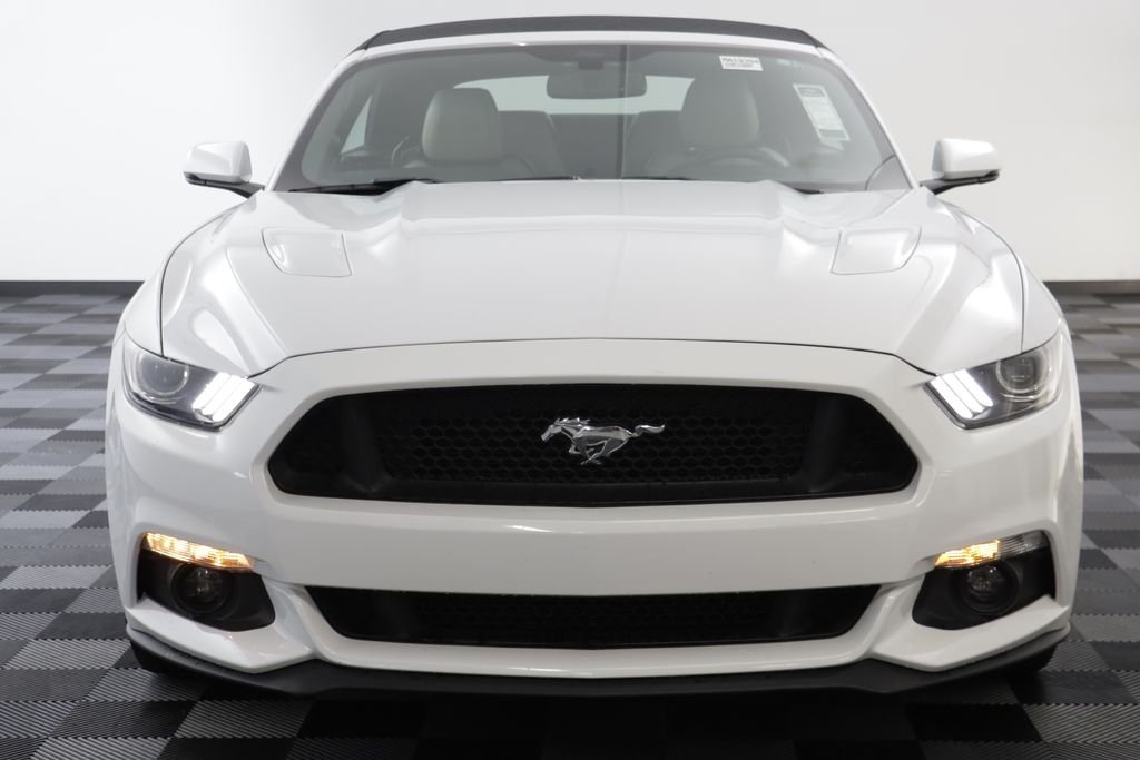 Used 2017 Oxford White Ford GT Premium image 20