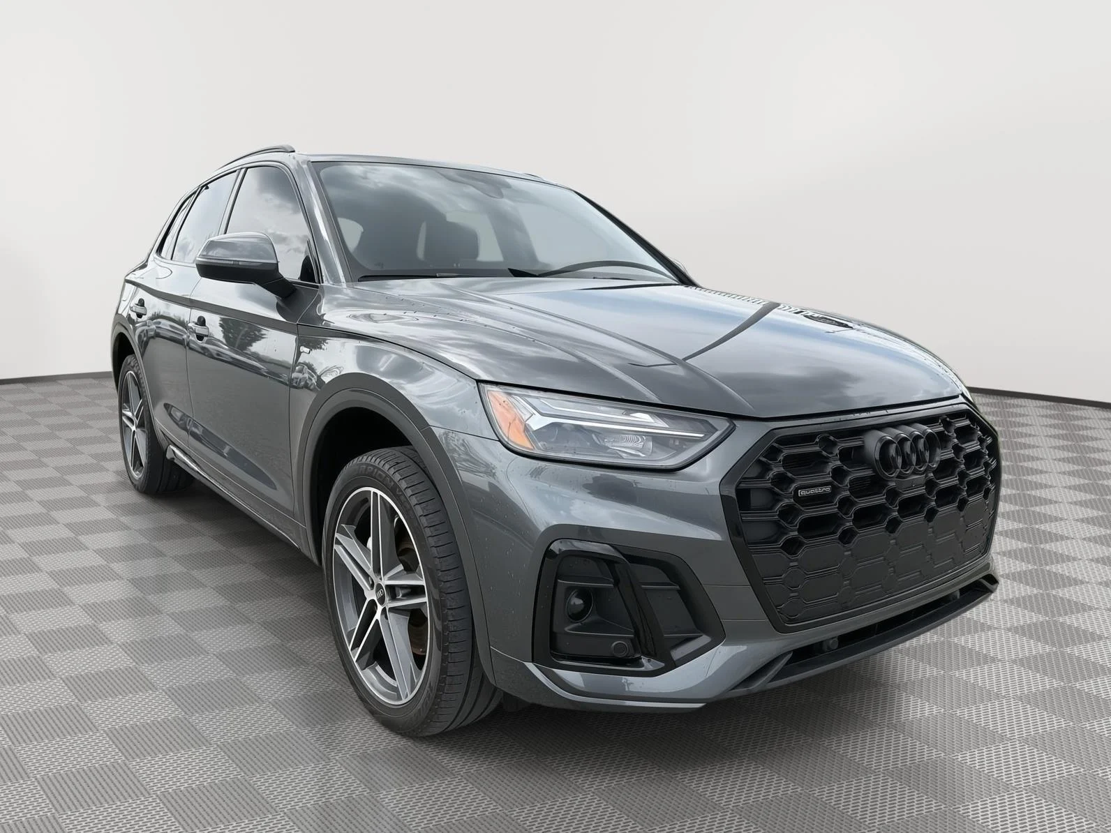 Certified Used 2023 Daytona Gray Pearl Effect Audi S line Premium Plus image 7