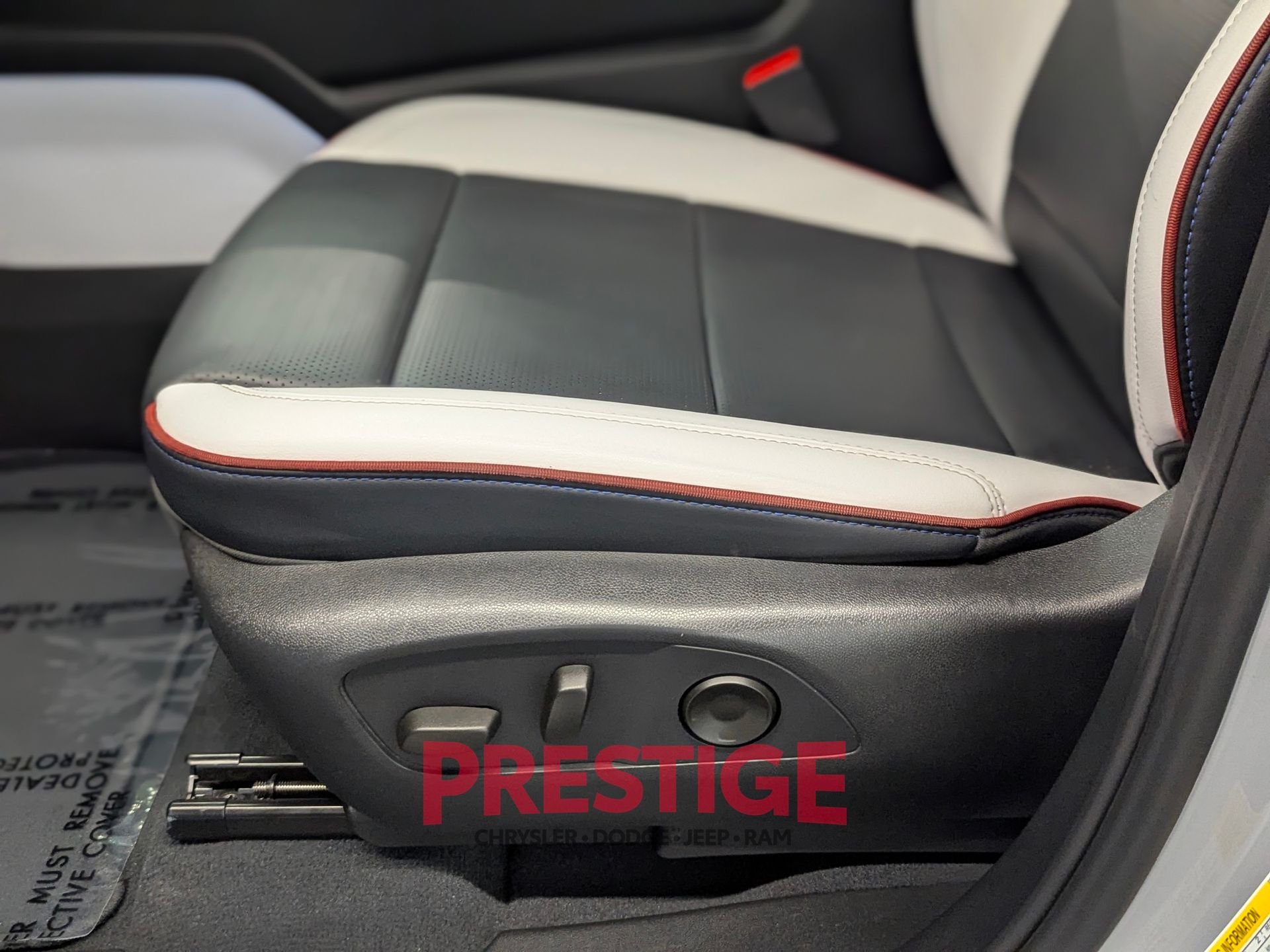 Used 2025 Gray Chevrolet RST image 30