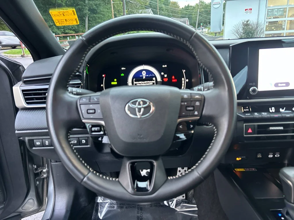 Certified Used 2025  Toyota SE image 14