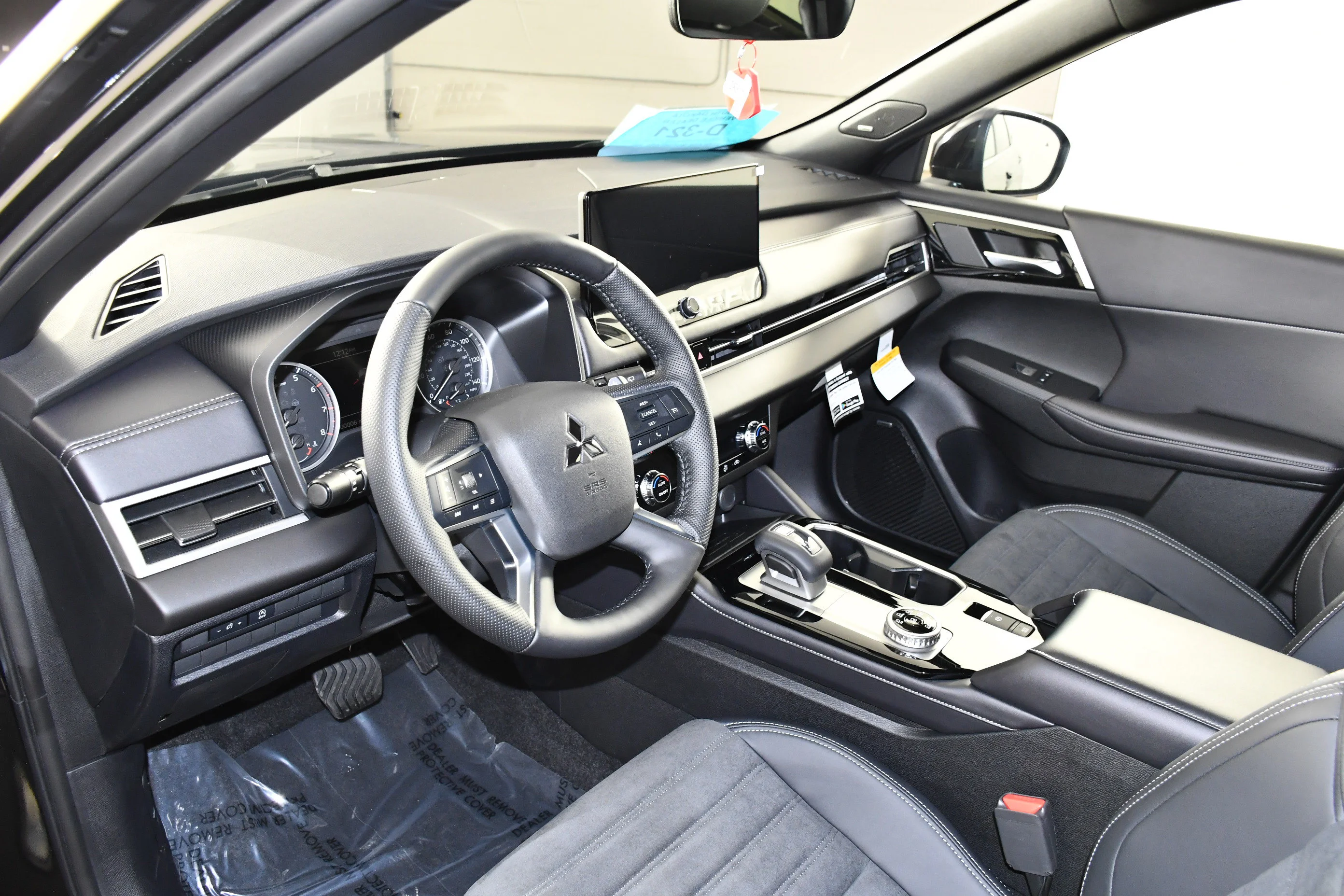 New 2026 Black Diamond Mitsubishi LE image 2