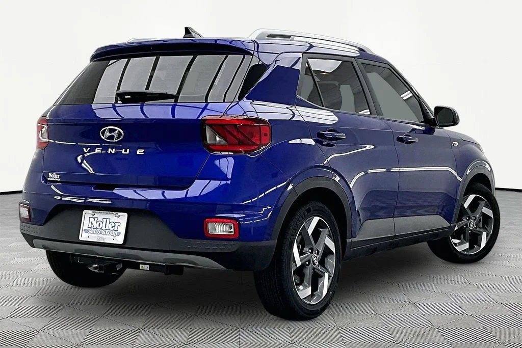 Certified 2022 Hyundai Venue SEL with VIN KMHRC8A3XNU136220 for sale in Kansas City