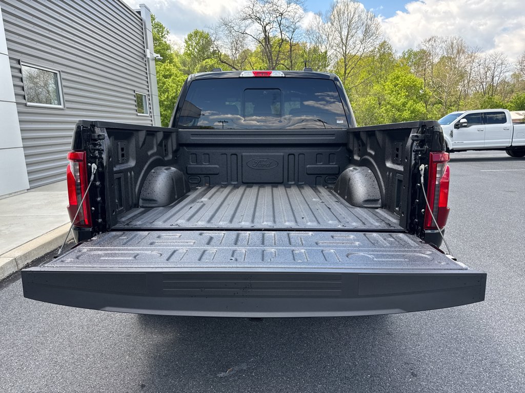 New 2026 Agate Black Metallic Ford XLT image 7
