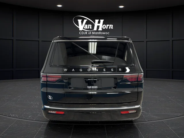 Used 2024 Diamond Black Jeep Base image 6