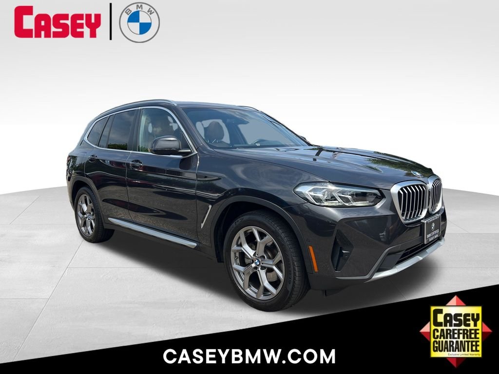 Used 2024 Gray BMW xDrive30i image 1