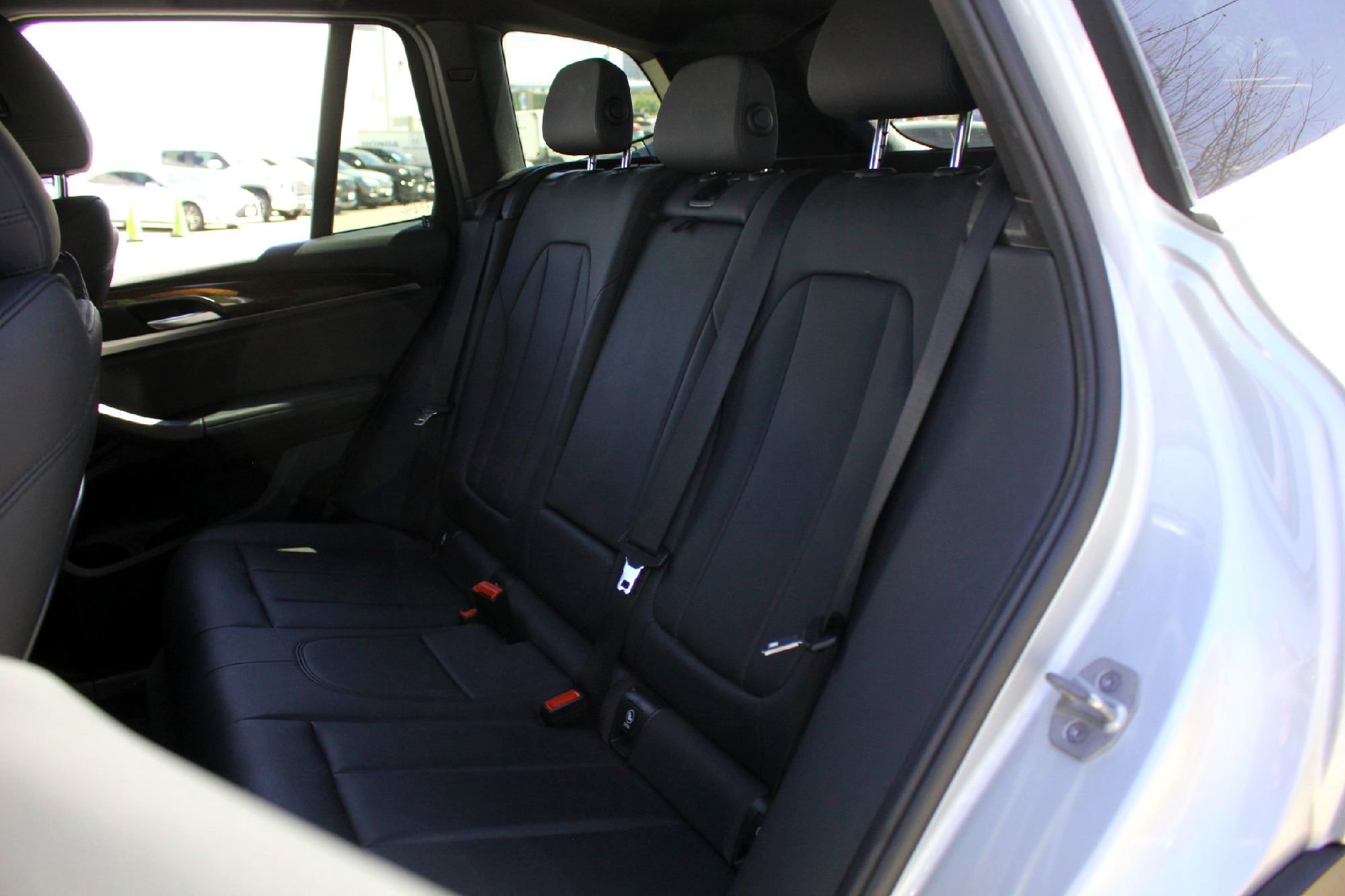 Used 2021 Glacier Silver Metallic BMW sDrive30i image 28