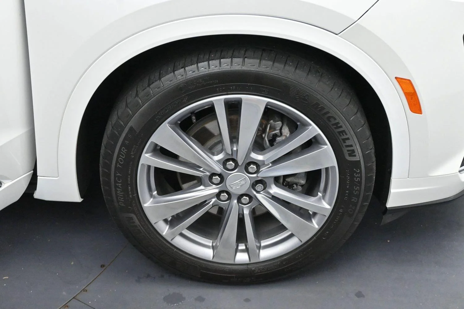 Used 2024 Crystal White Tricoat Cadillac Premium Luxury image 28