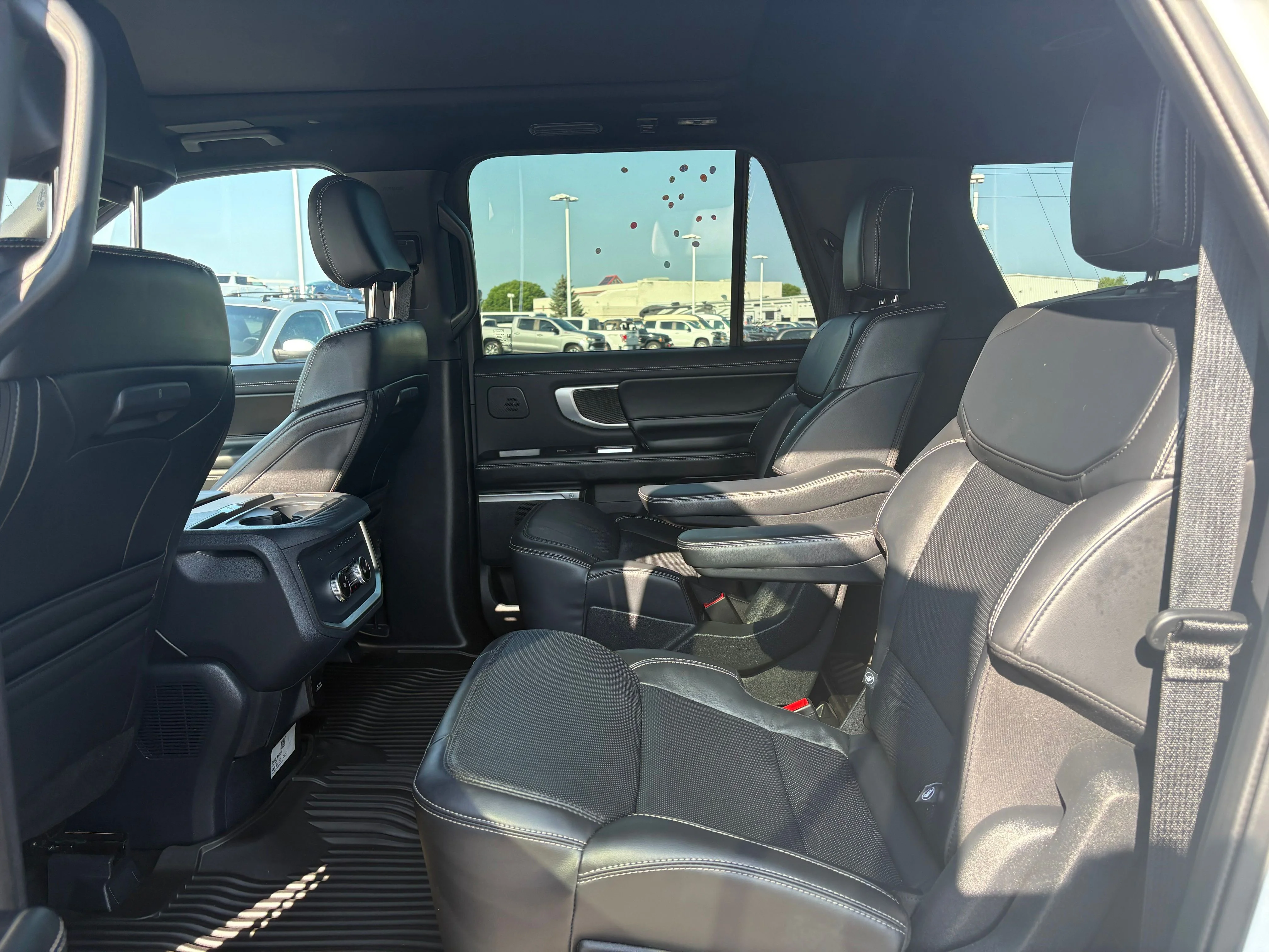 Used 2025 White Metallic Ford Platinum image 15