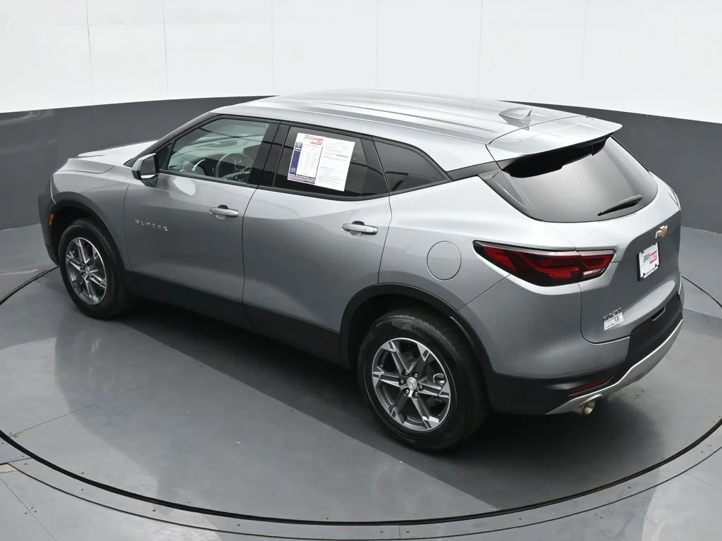 Used 2025 Gray Chevrolet LT image 20