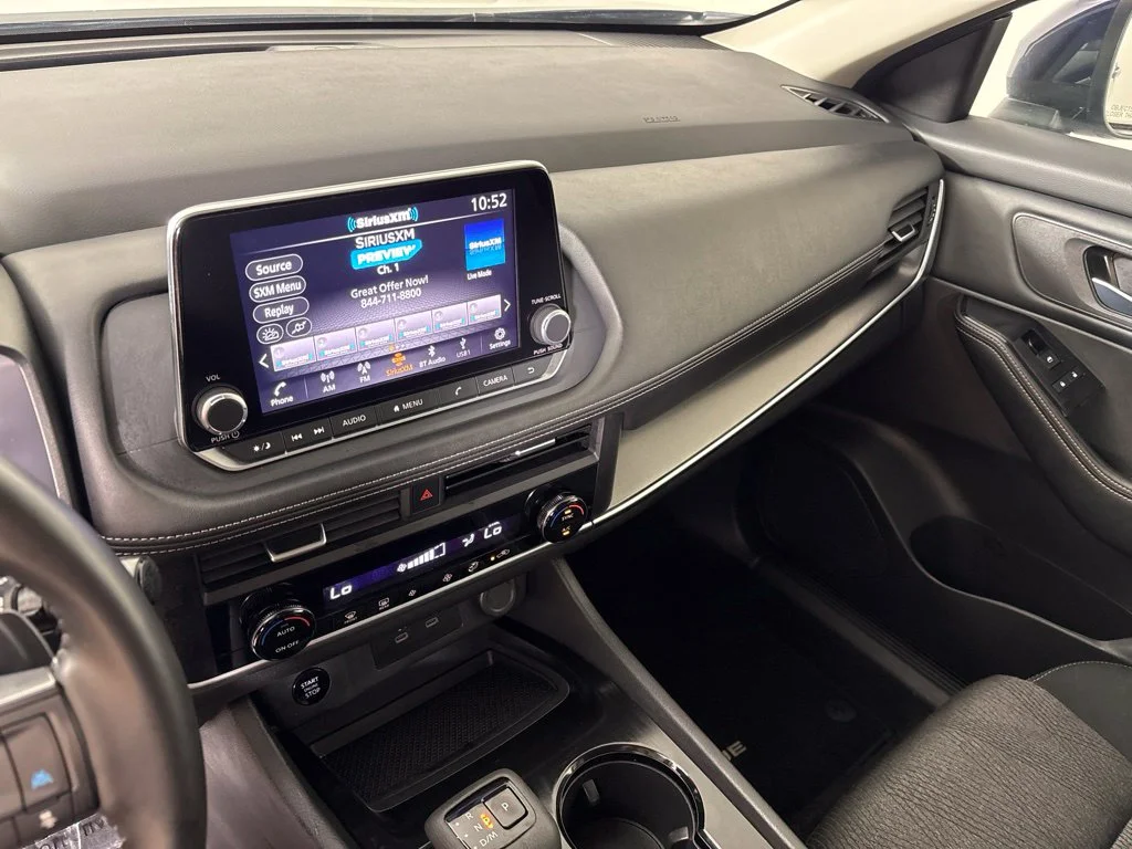 Used 2025 Blue Nissan SV image 39