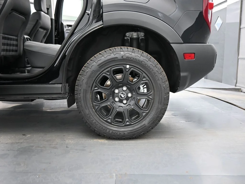 New 2025 Black Ford Badlands image 26
