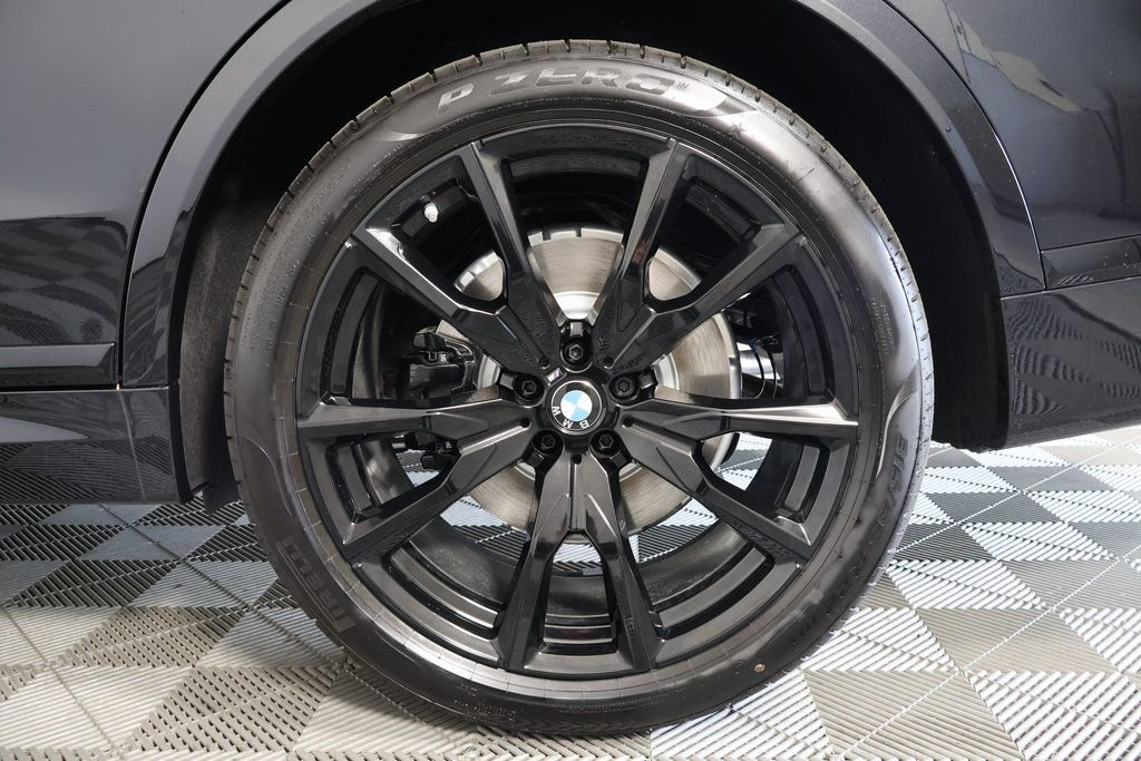 New 2026 Black Sapphire Metallic BMW xDrive40i image 10
