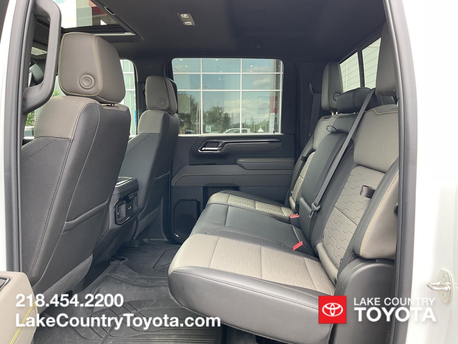 Used 2024 White Chevrolet ZR2 image 23