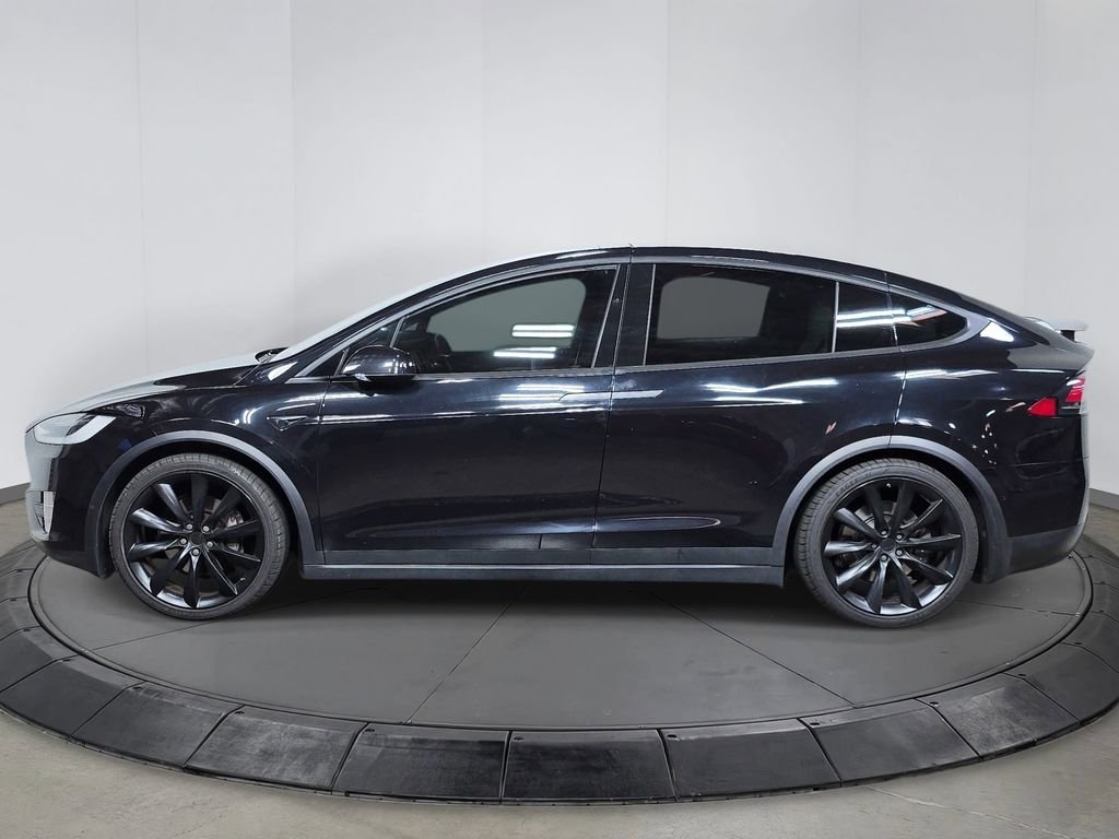 Used 2018  Tesla 75D image 2
