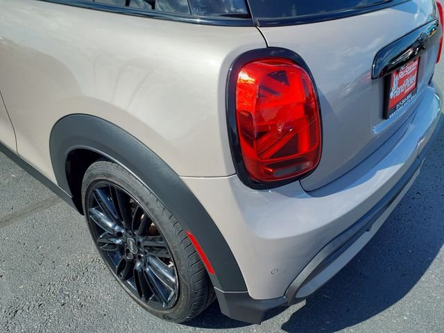 Used 2022 Gray MINI  image 28