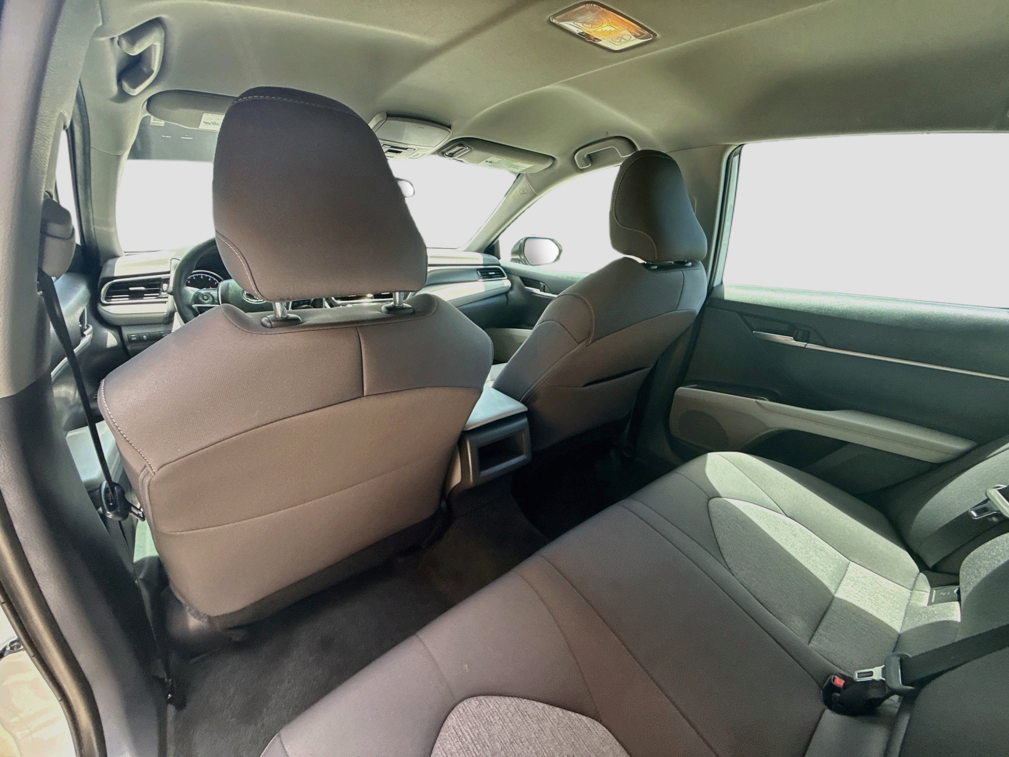 Used 2023 Ice Toyota LE image 21