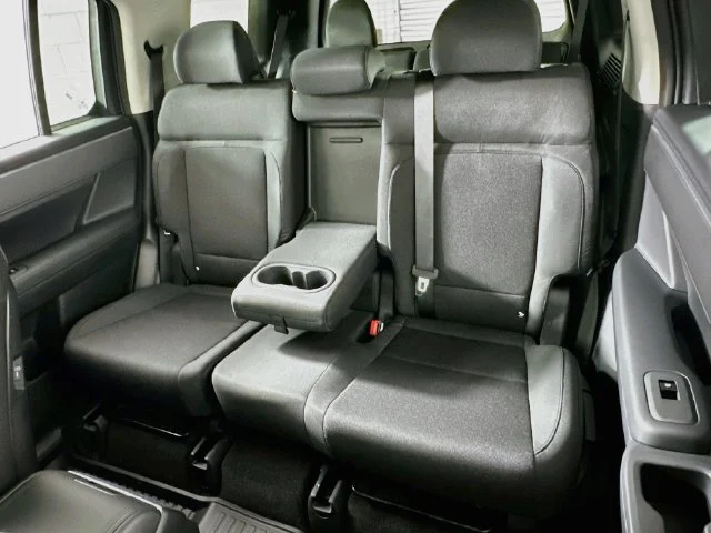New 2027 Gray Hyundai SE image 11