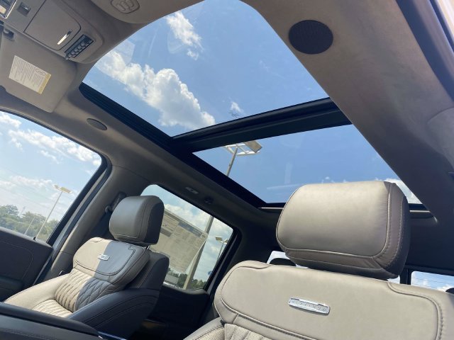 New 2026 Star White Metallic Tri-Coat Ford Platinum image 13