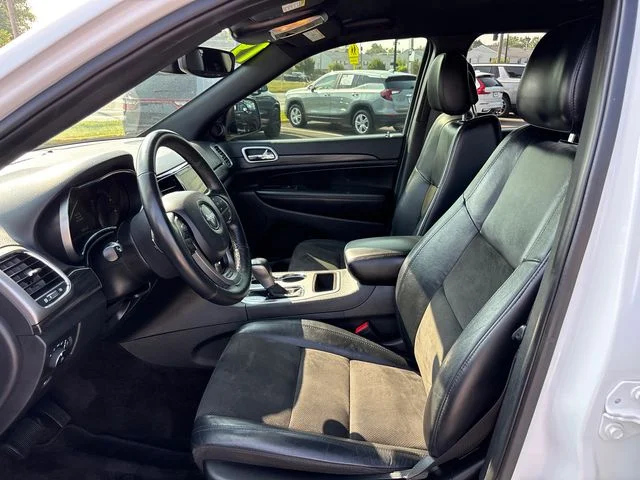 Used 2019 White Jeep Altitude image 6