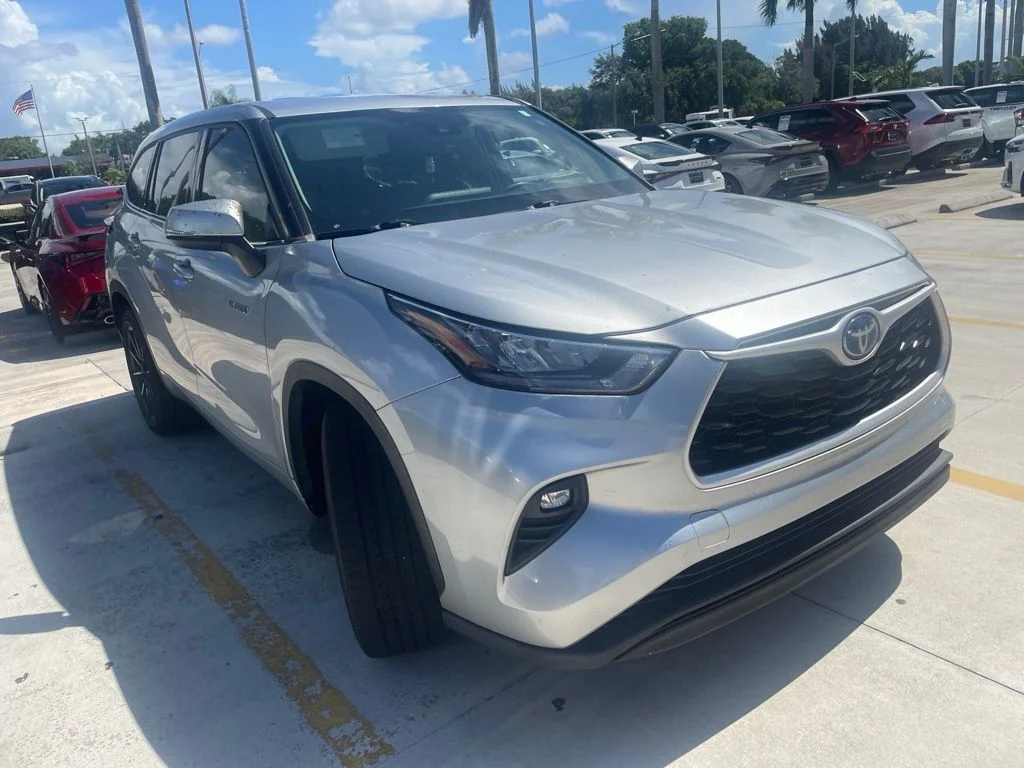 Used 2020 Celestial Silver Metallic Toyota LE image 1